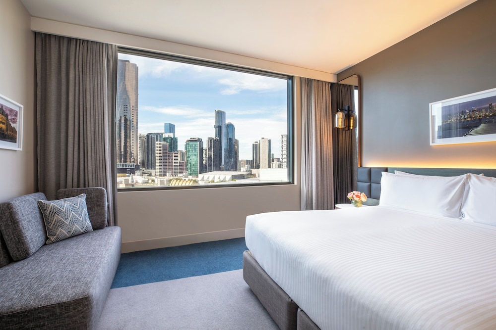 crowne plaza melbourne by ihg