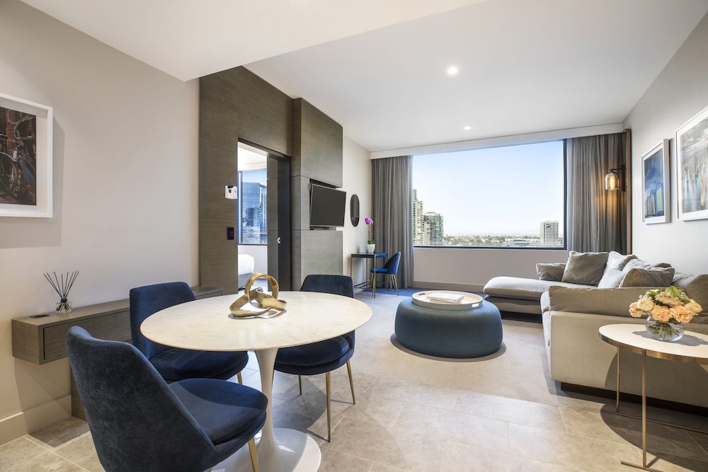 crowne plaza melbourne by ihg