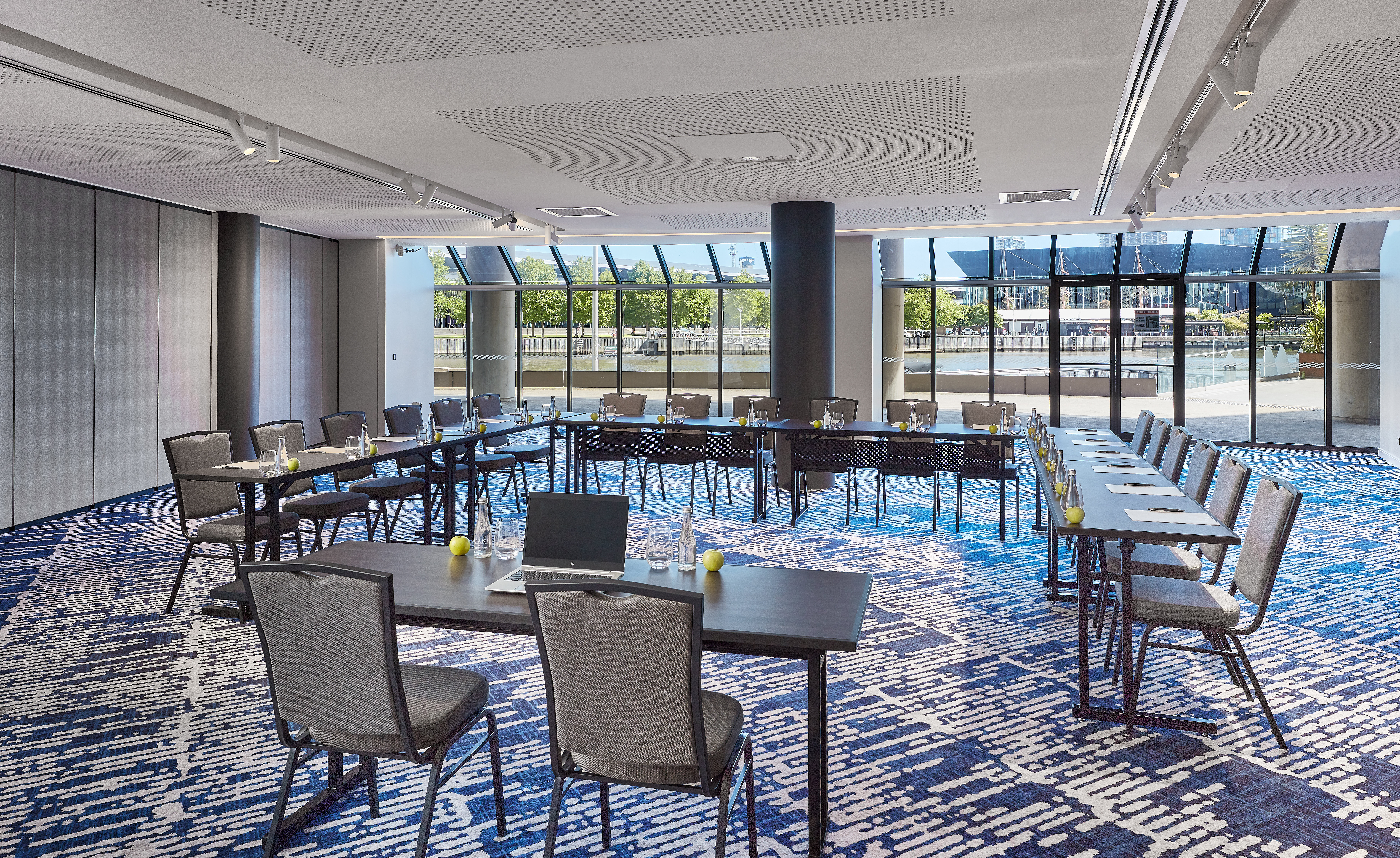 crowne plaza melbourne by ihg