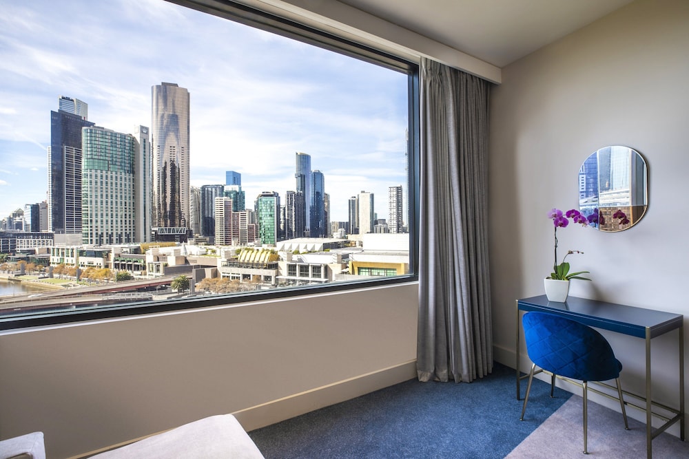 crowne plaza melbourne by ihg