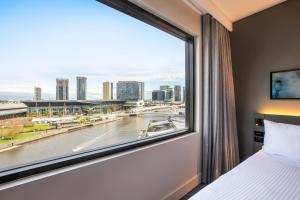 crowne plaza melbourne by ihg