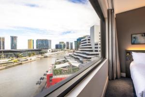 crowne plaza melbourne by ihg