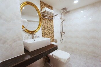 swing and pillows at usj taipan