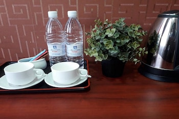 swing and pillows at usj taipan