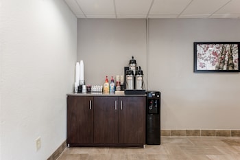 red roof inn birmingham south