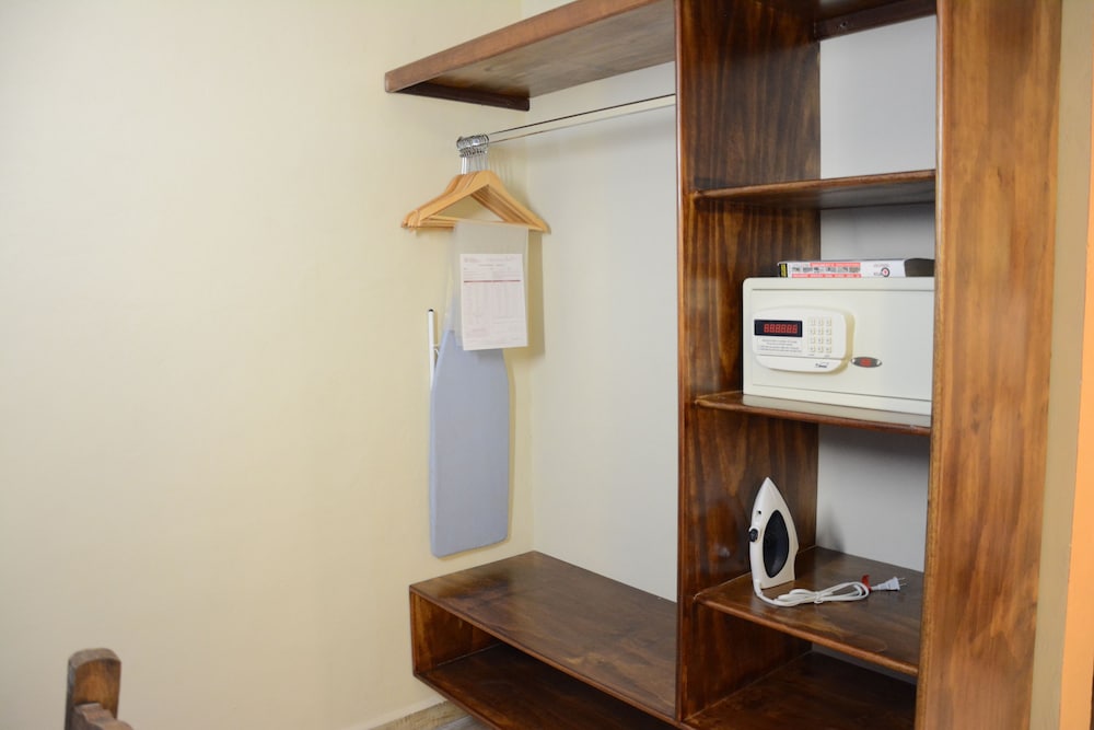 hotel hacienda inn aeropuerto