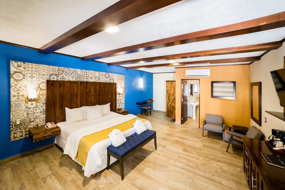 hotel hacienda inn aeropuerto