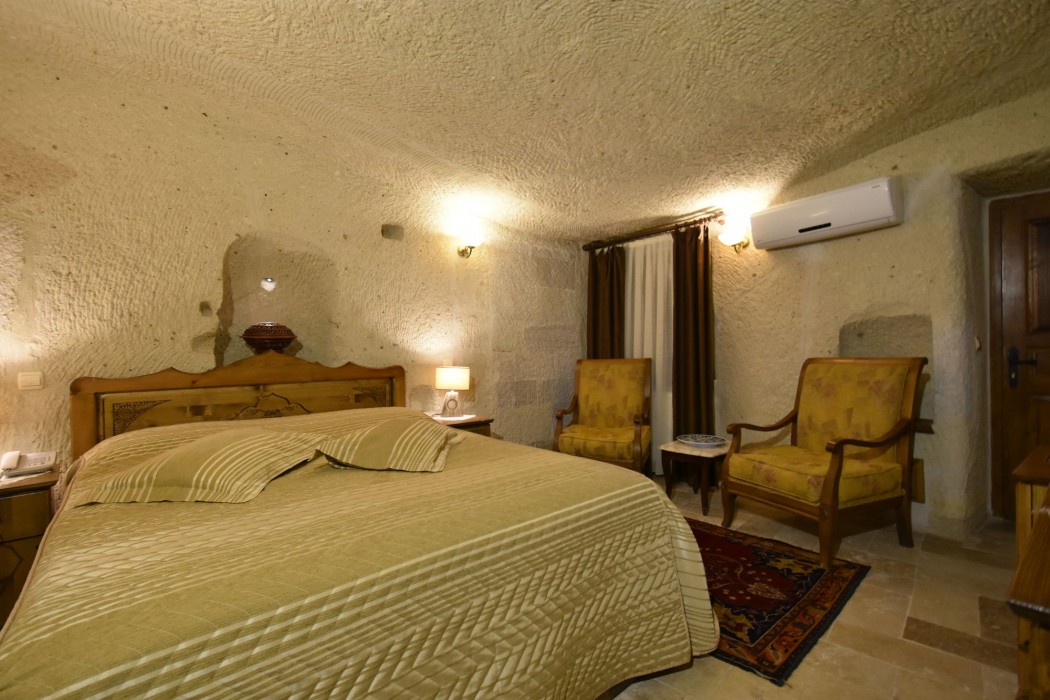 harman cave hotel
