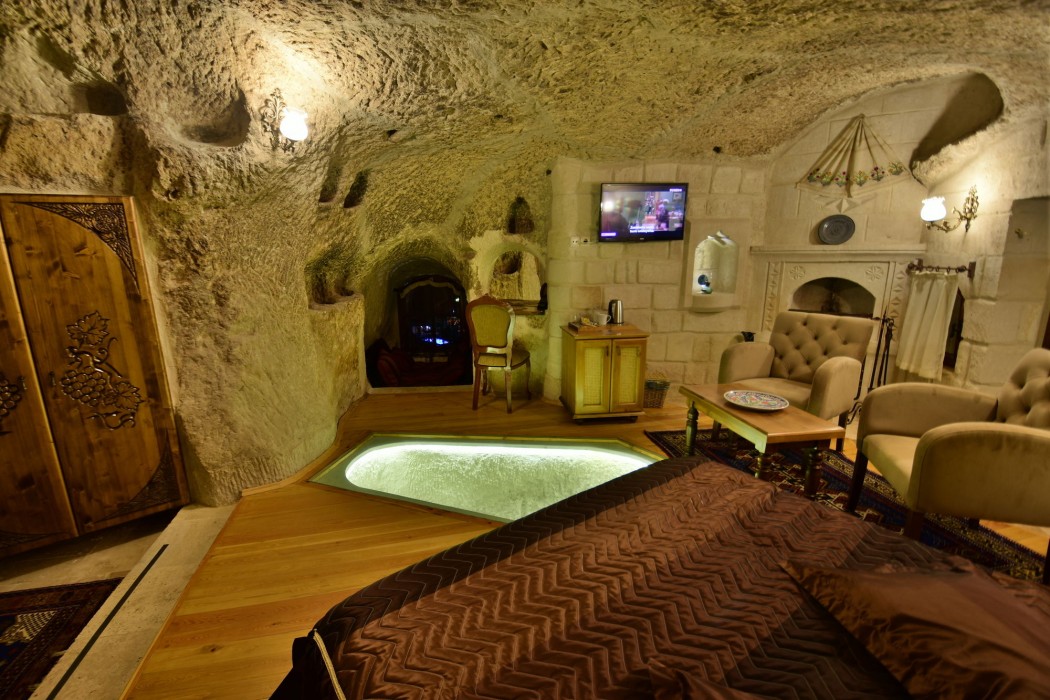 harman cave hotel