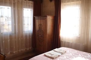 emres stone house