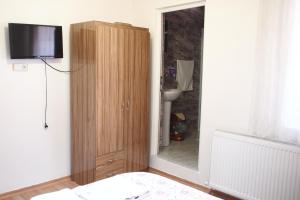 emres stone house