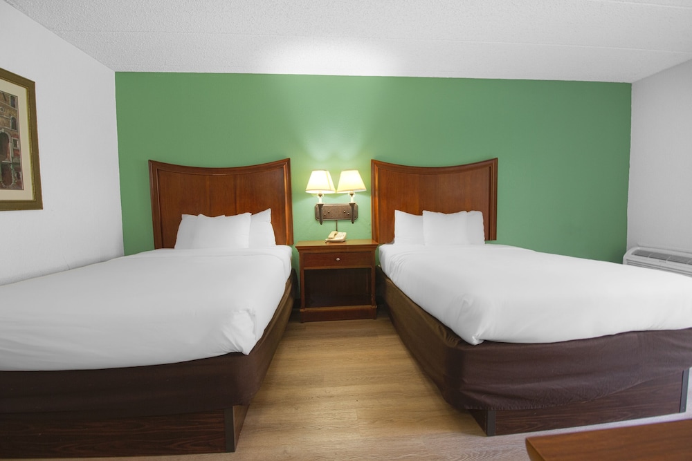 tulsa square hotel central i 44 by oyo