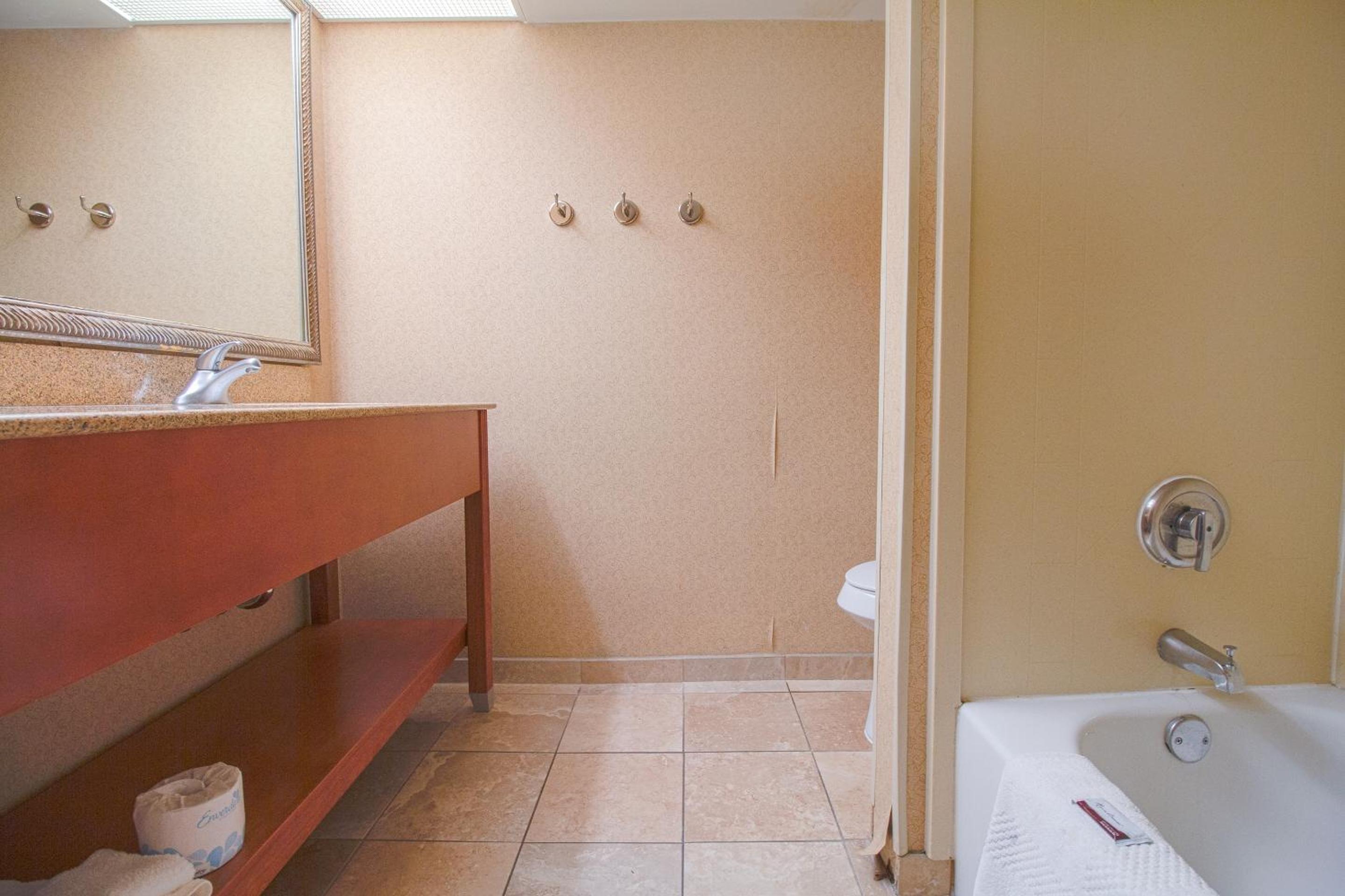 tulsa square hotel central i 44 by oyo