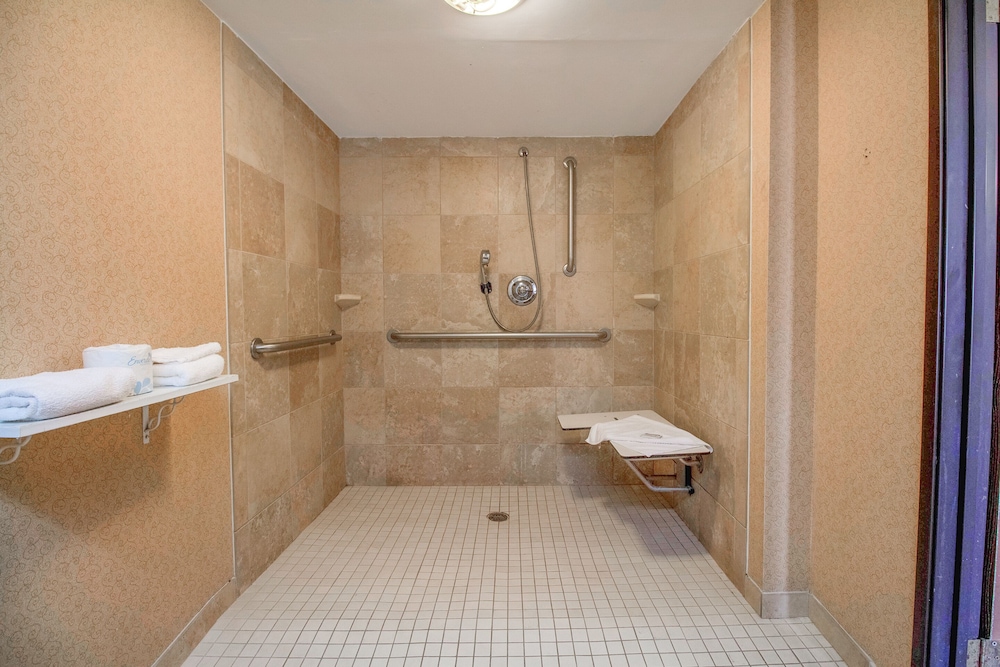 tulsa square hotel central i 44 by oyo