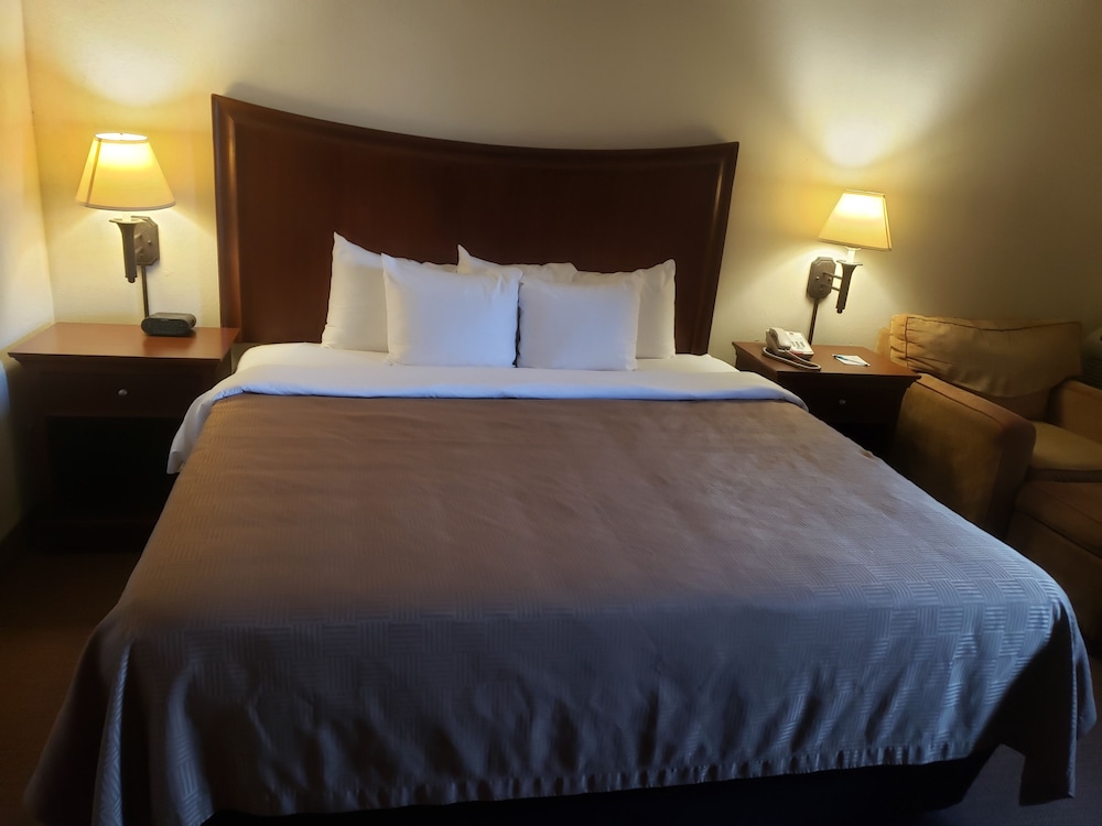 tulsa square hotel central i 44 by oyo