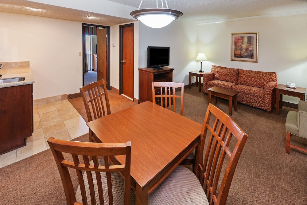 tulsa square hotel central i 44 by oyo