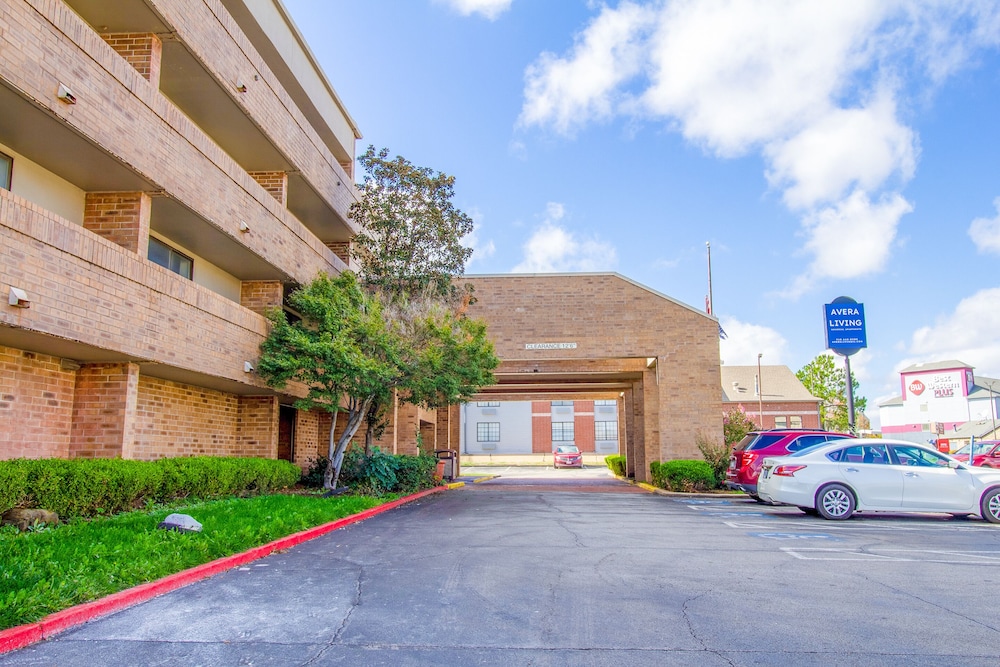 tulsa square hotel central i 44 by oyo