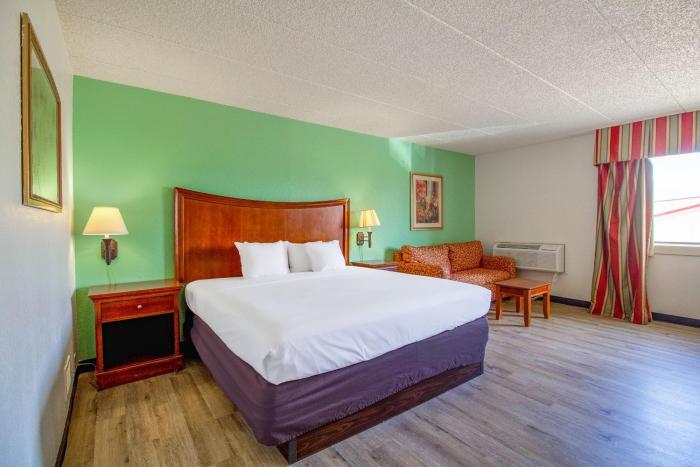 tulsa square hotel central i 44 by oyo