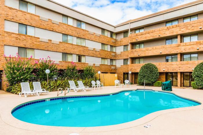 tulsa square hotel central i 44 by oyo