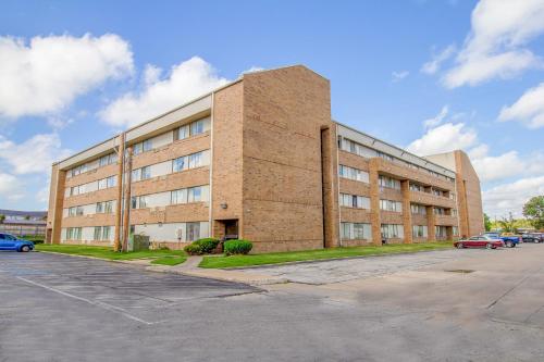 Tulsa Square Hotel Central, I-44 By Oyo,Near Tulsa Community College,2 star