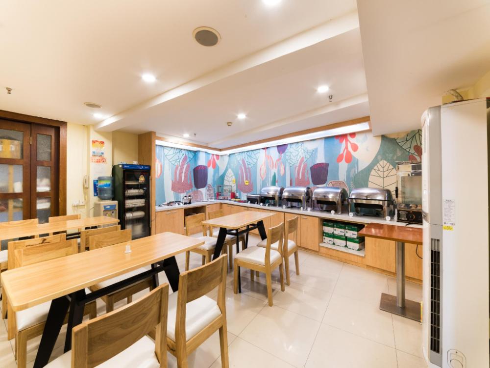 hanting inn wuhan university