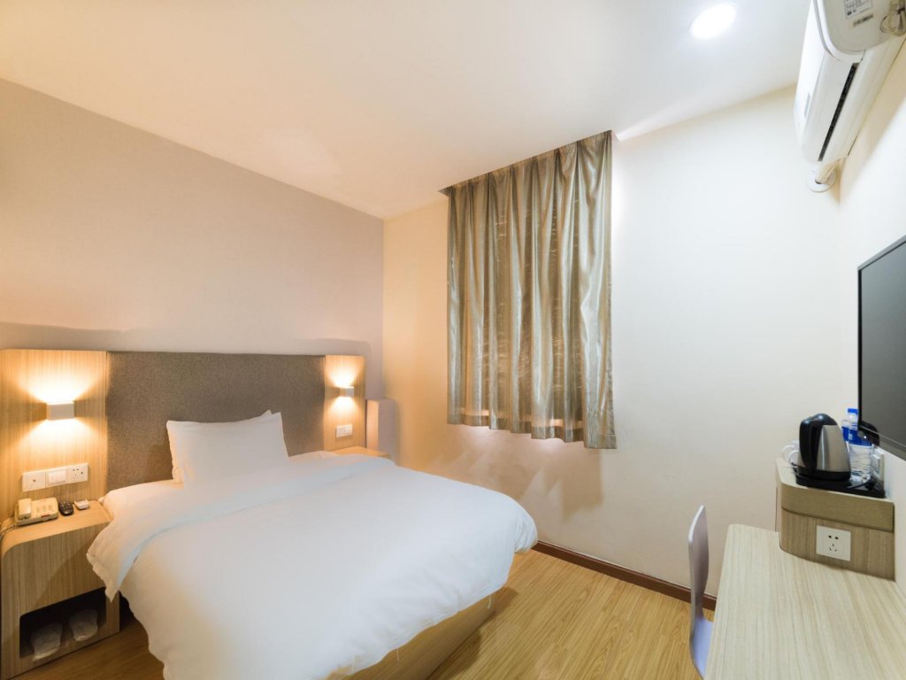 hanting inn wuhan university