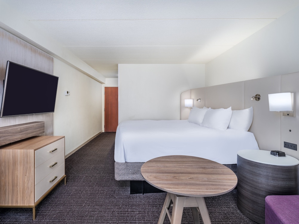 crowne plaza milwaukee south by ihg