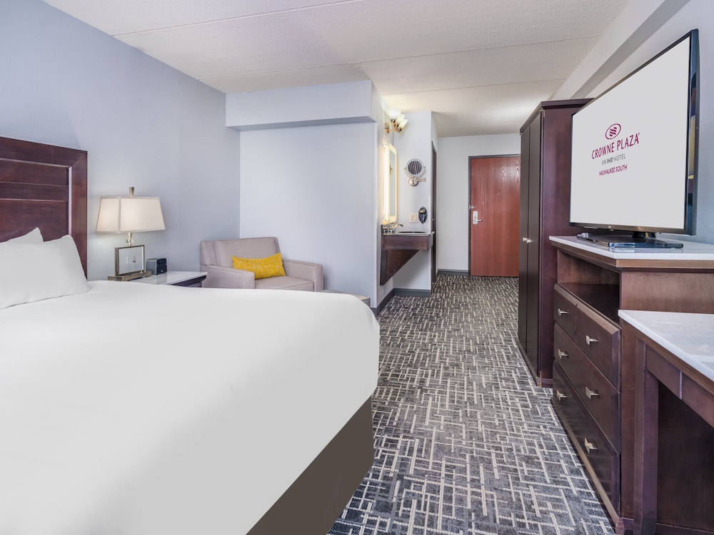 crowne plaza milwaukee south by ihg