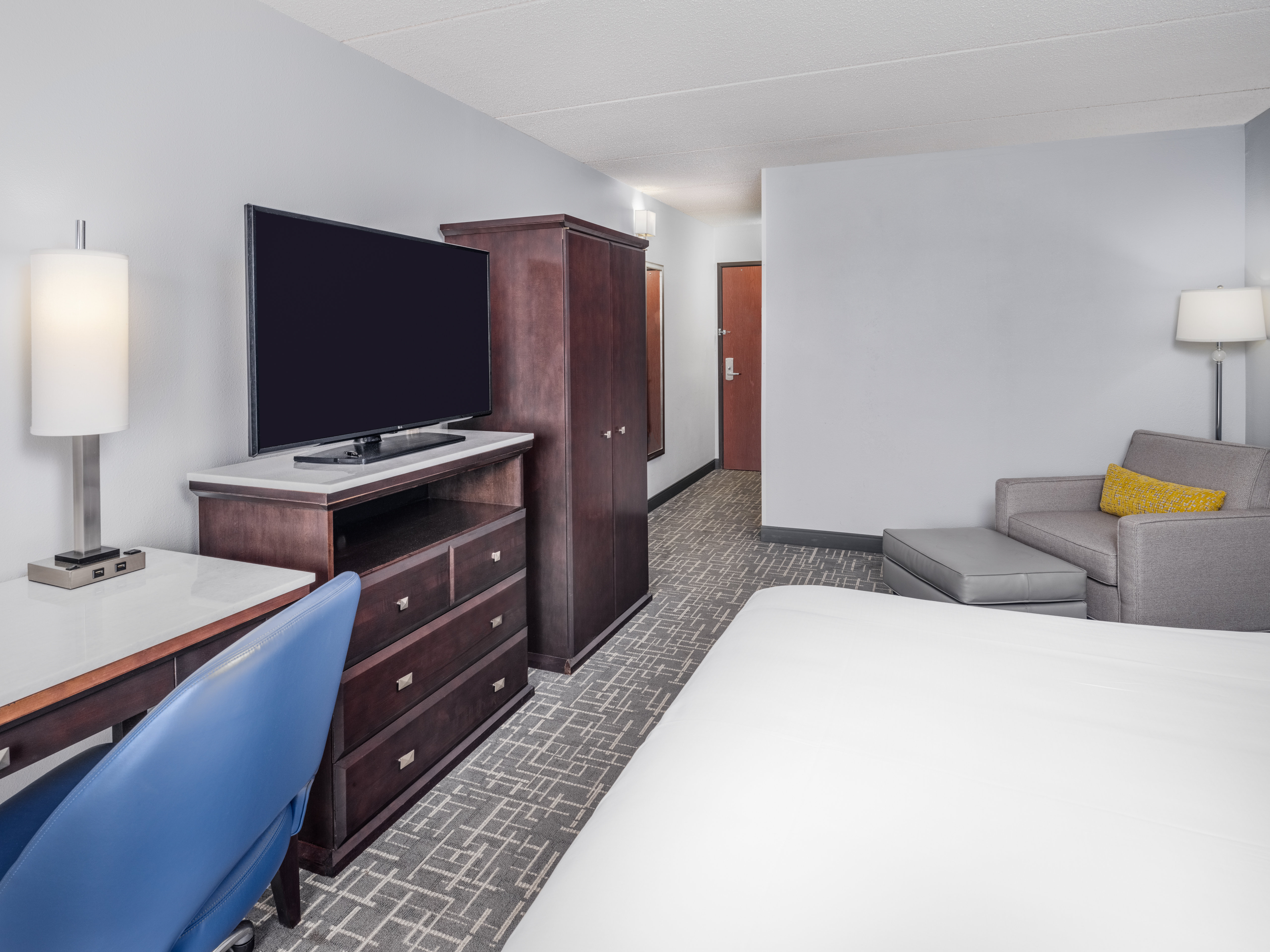 crowne plaza milwaukee south by ihg