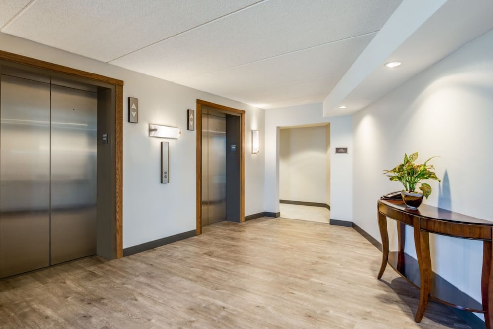 crowne plaza milwaukee south by ihg