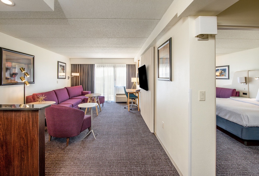 crowne plaza milwaukee south by ihg