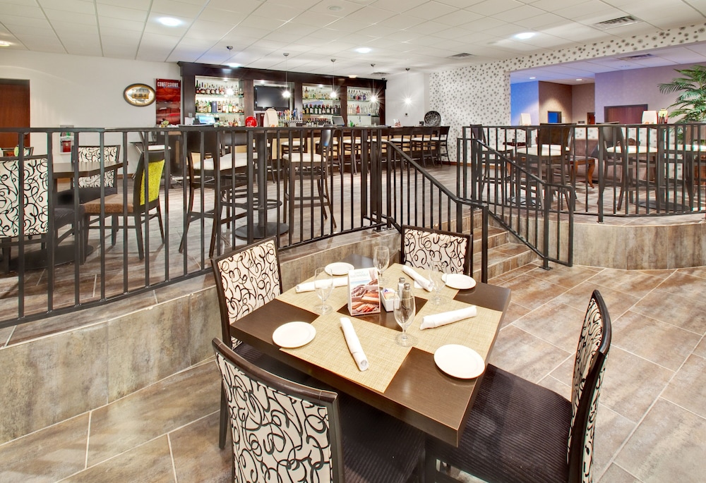 crowne plaza milwaukee south by ihg