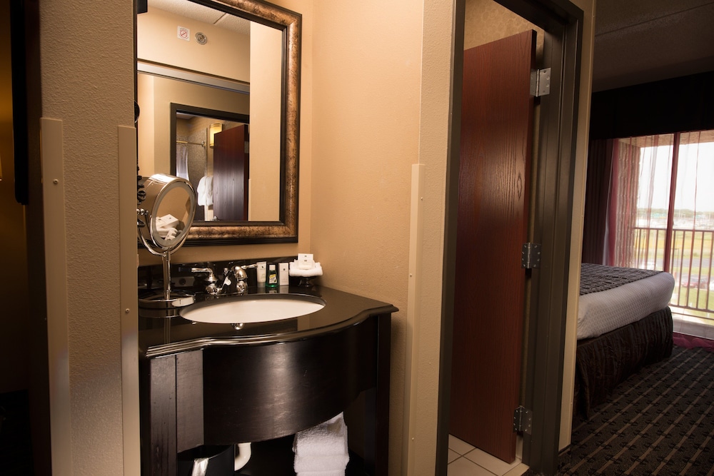 crowne plaza milwaukee south by ihg