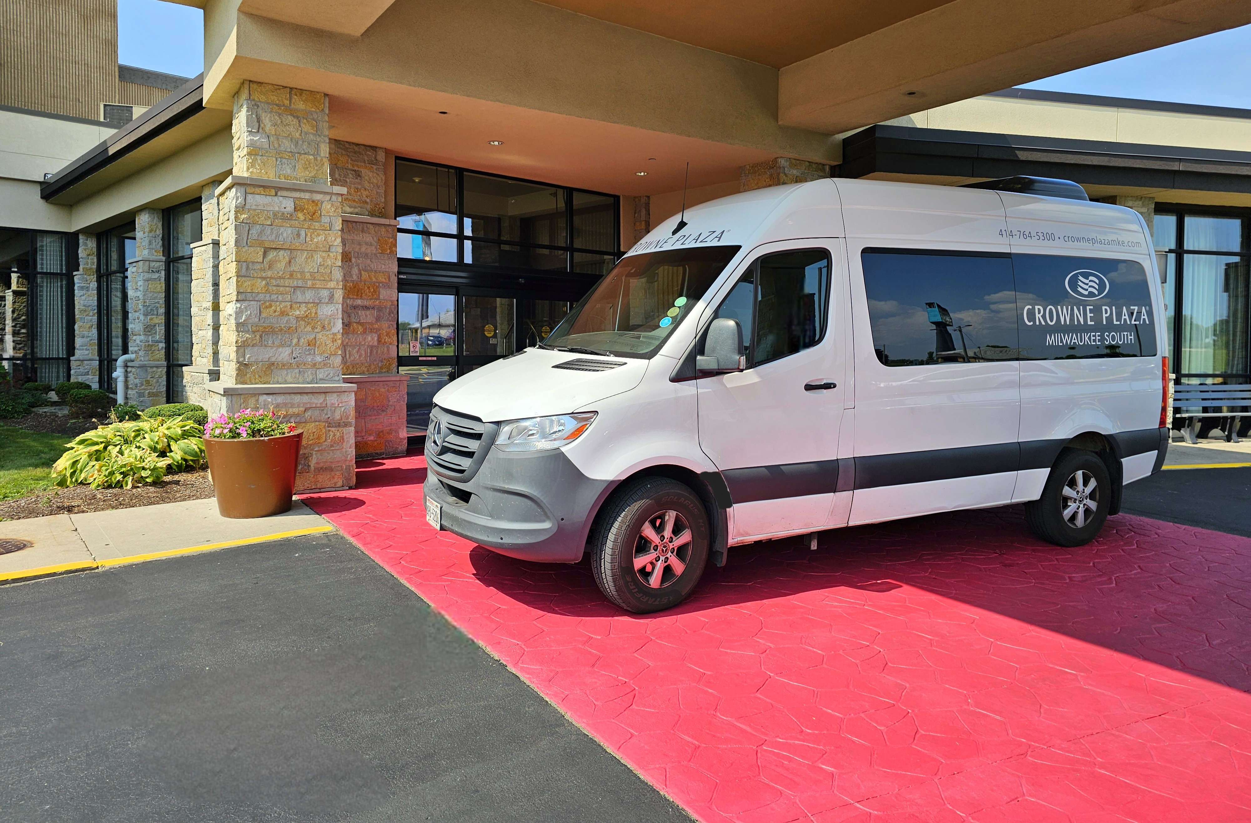 crowne plaza milwaukee south by ihg