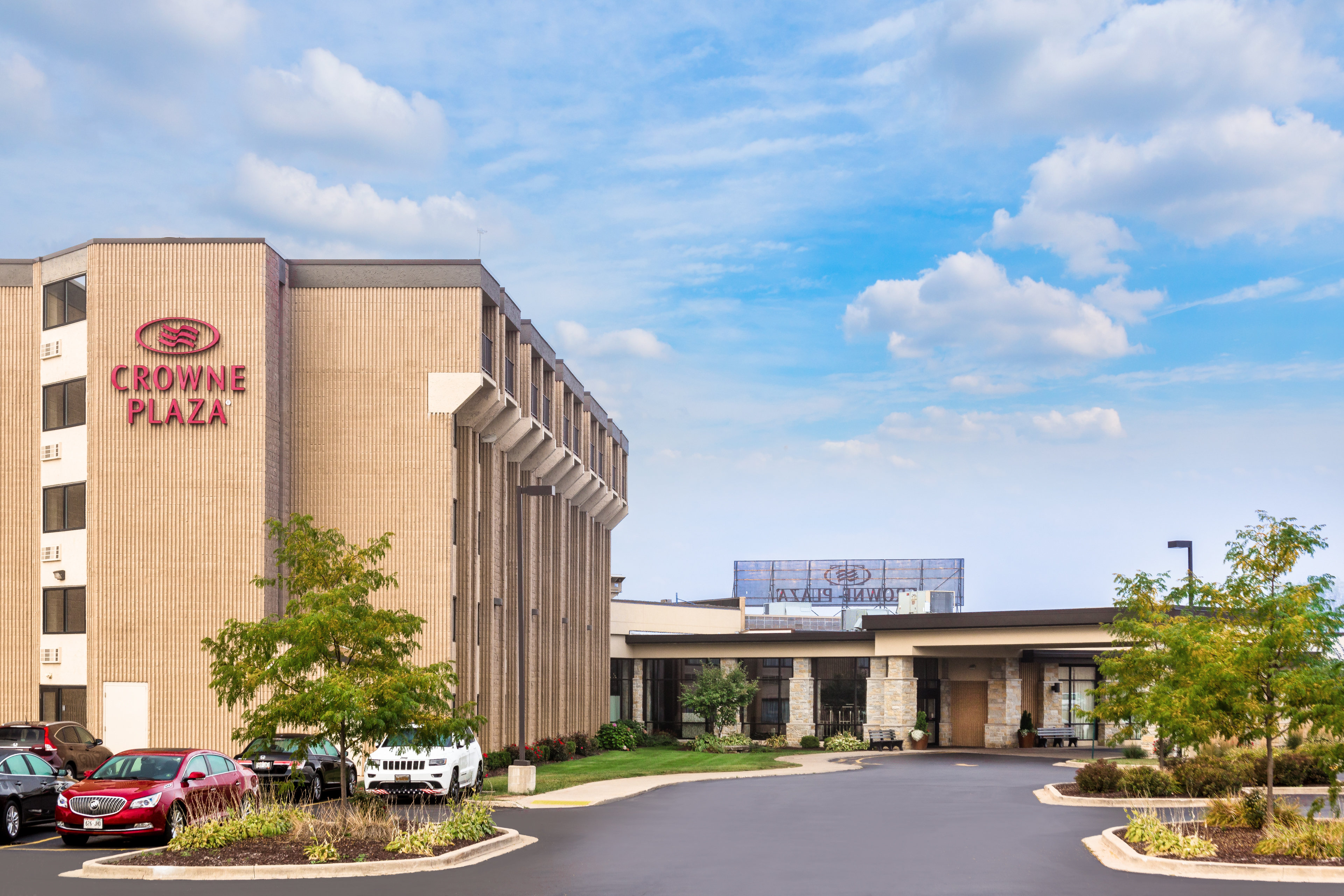 crowne plaza milwaukee south by ihg
