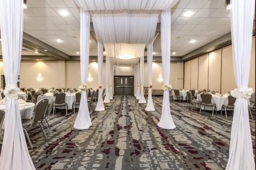 crowne plaza milwaukee south by ihg