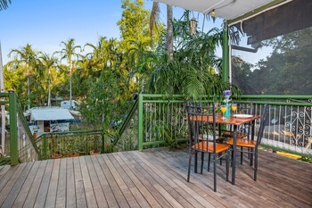 Aaok Lakes Resort & Caravan Park,Berry Springs>>Batchelor,2 star