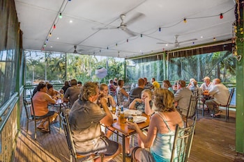 Aaok Lakes Resort & Caravan Park,Berry Springs>>Batchelor,2 star
