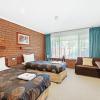 golden country motel and caravan park