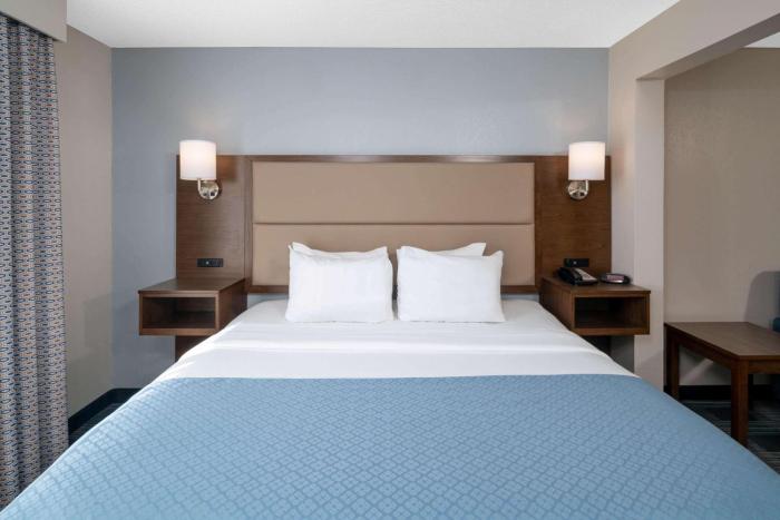 holiday inn express mobile i 65 by ihg