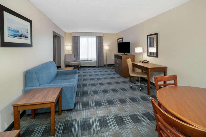 holiday inn express mobile i 65 by ihg