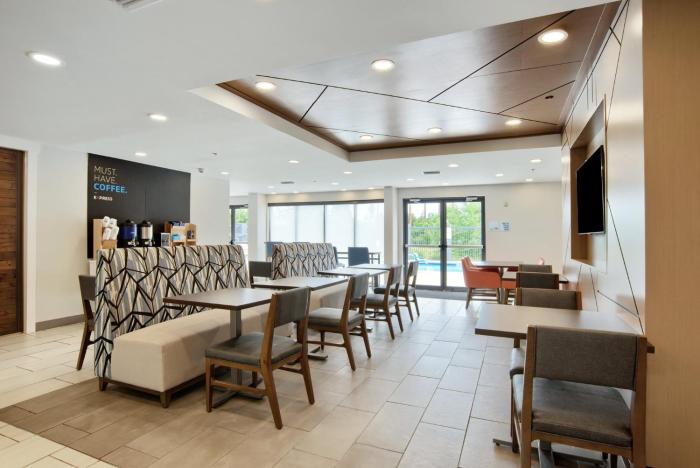 holiday inn express mobile i 65 by ihg