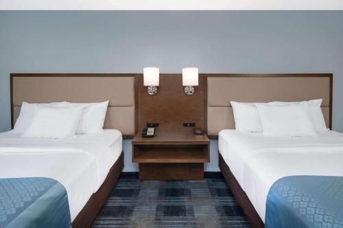 holiday inn express mobile i 65 by ihg