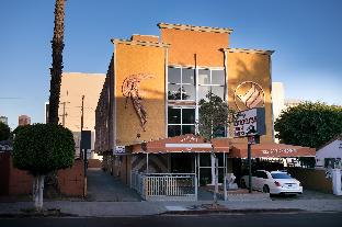 metropolitan inn and suites