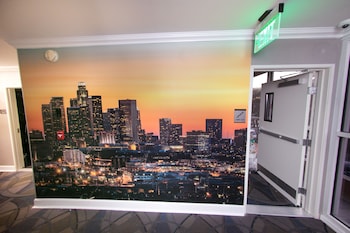 metropolitan inn and suites