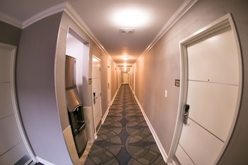 metropolitan inn and suites