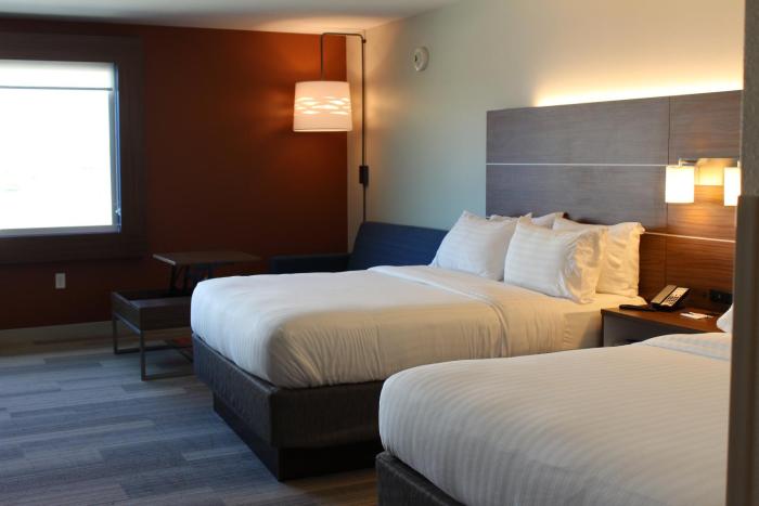 holiday inn express and suites omaha millard area