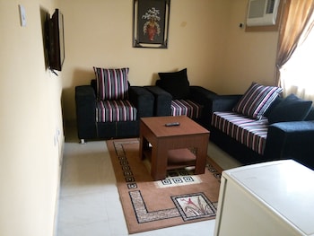 de lawrence court and suites