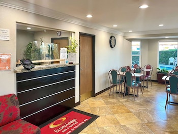 Econo Lodge Inn & Suites,Orland>>Corning,2 star