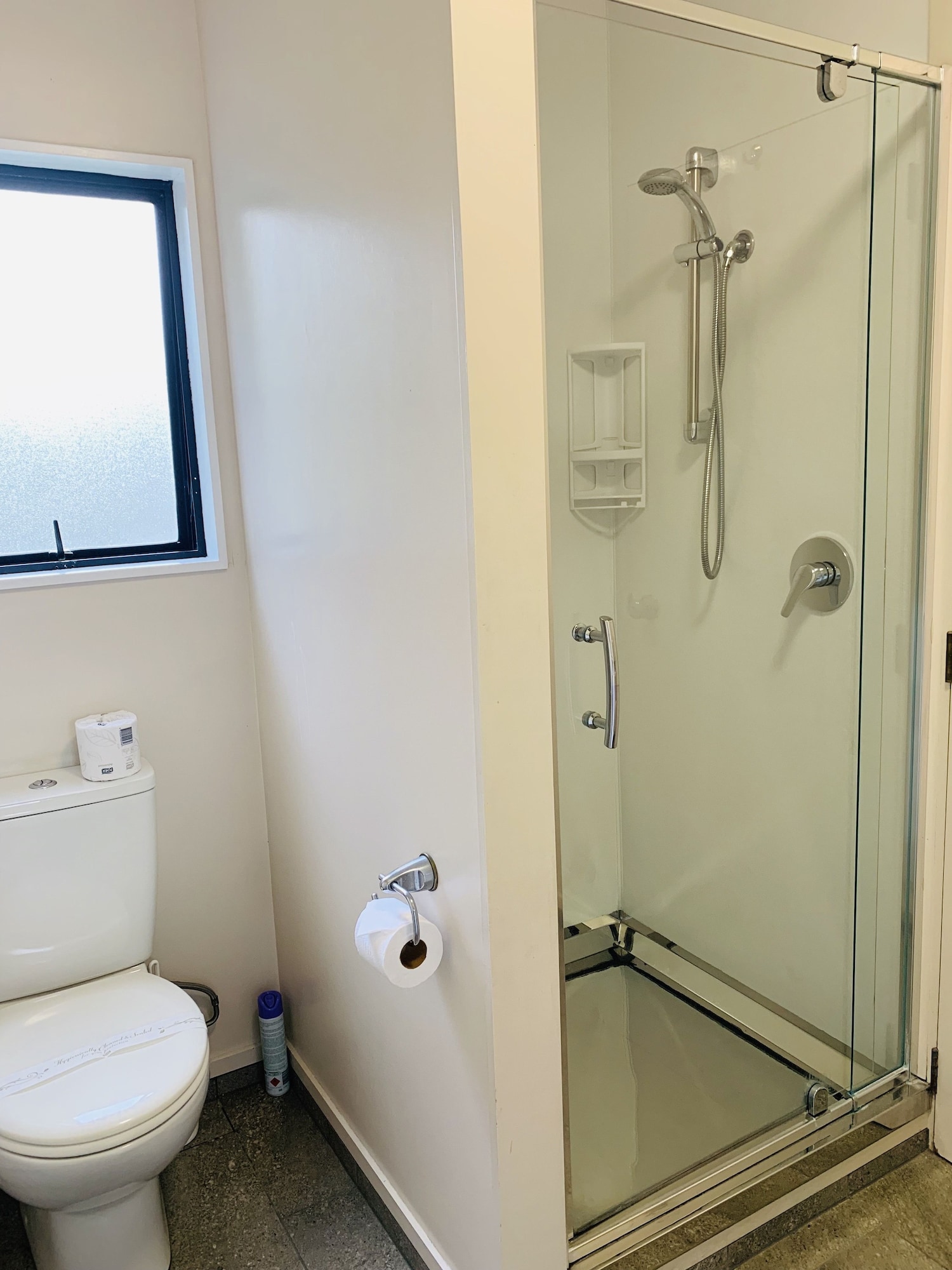 kingswood manor motel